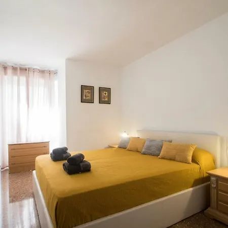 Historic Center, And Marina Daire Alicante